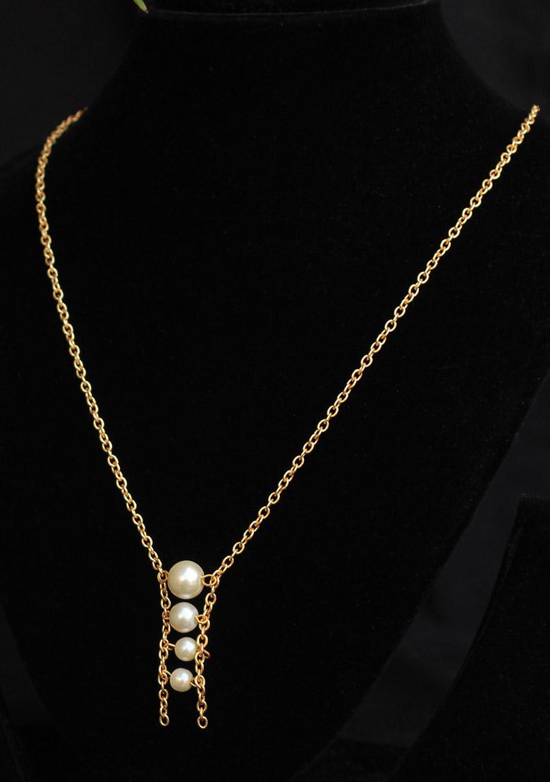 Enticing Pearl Necklace