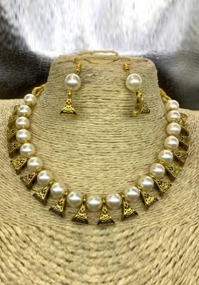 White And Golden Triangle Choker Necklace For Women