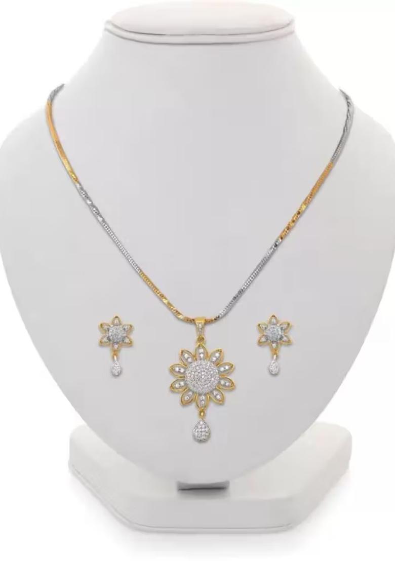 Gold Sun Design Ad Pendant Chain For Women
