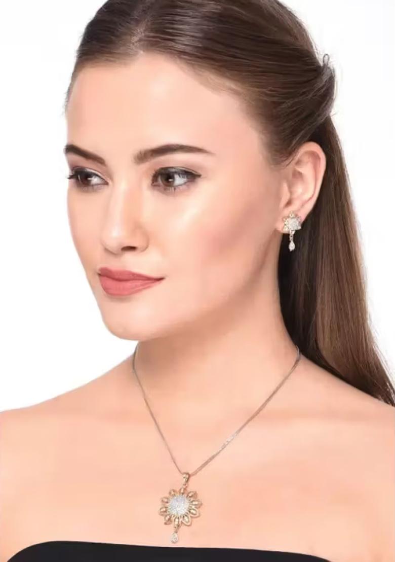 Gold Sun Design Ad Pendant Chain For Women