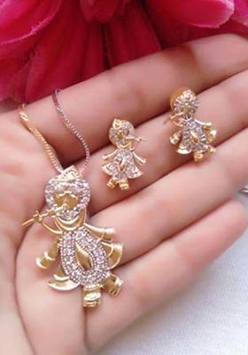 White Kanha With Flute Ad Pendant Chain Set For Women