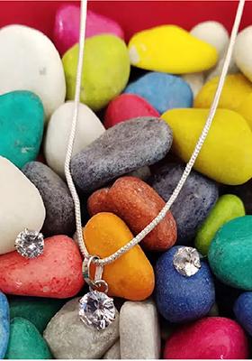 Gold White One Stone Pendant Chain Set For Women