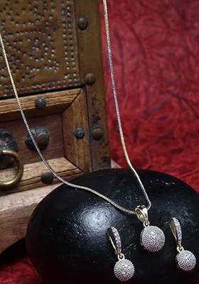 Gold Ad Ball Style Pendant Chain For Women