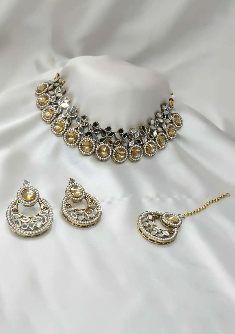 Gold Plated Pota Stone And Mirror Choker Necklace Set - Indya
