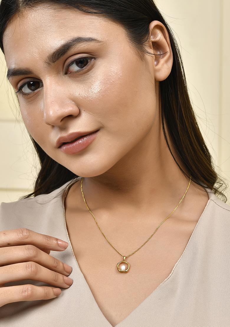 18K Gold Plated Waterproof Anti Tarnish Enclosed Pearl Pendant Necklace