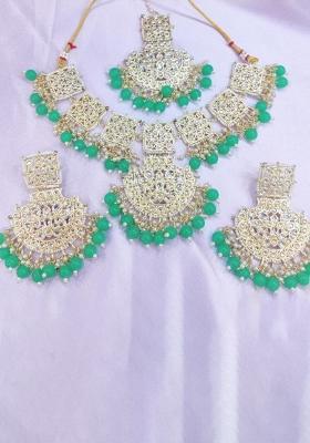 Gold Plated Light Green Beads Kundan Necklace Set With Maang Tikka