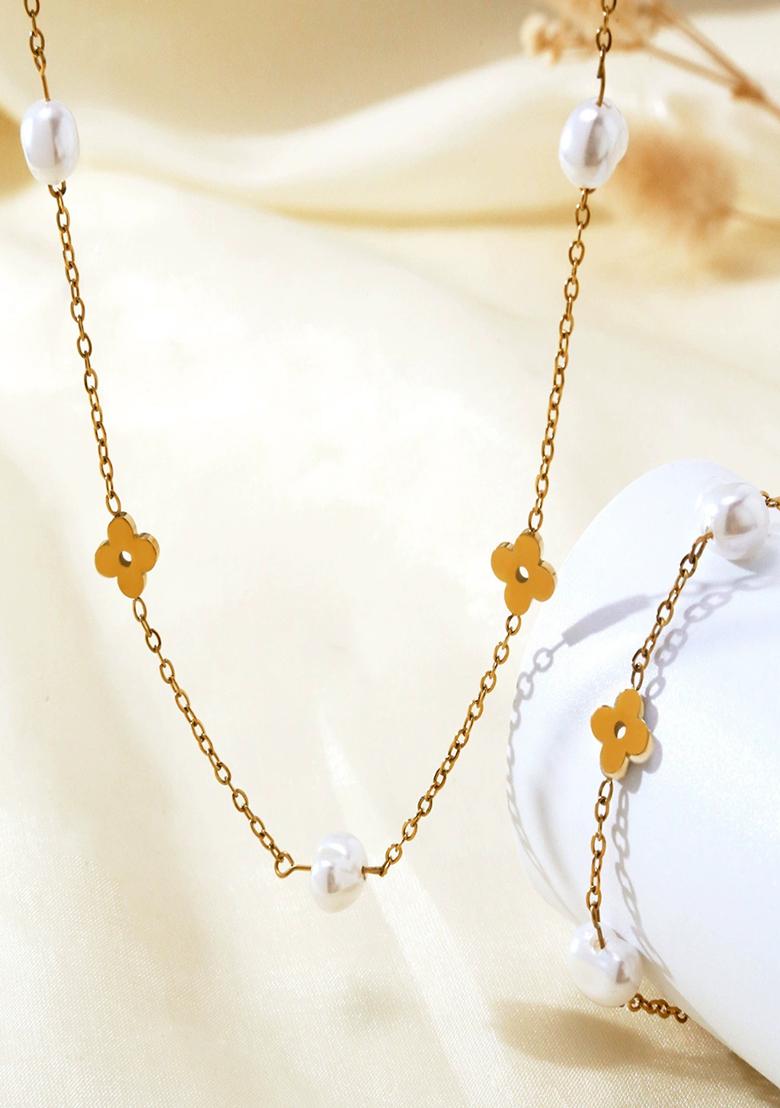 18K Gold Plated Waterproof Anti Tarnish Clover And Pearl Charm Necklace - Indya