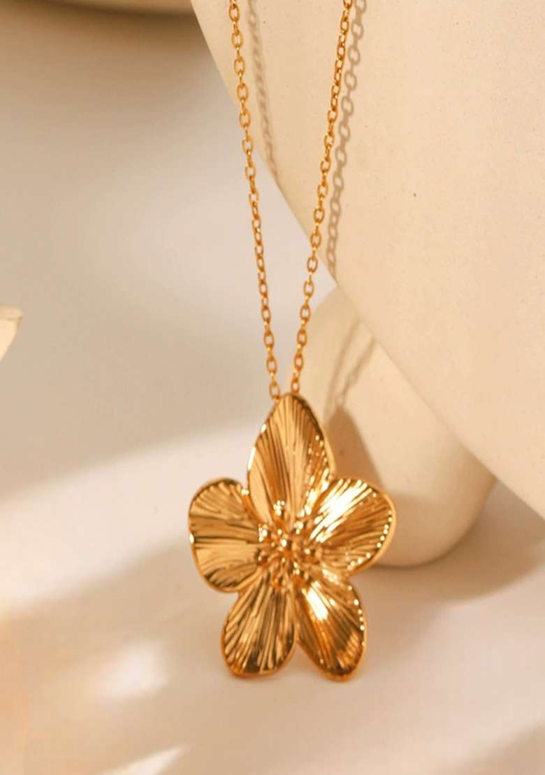 18K Gold Plated Waterproof Anti-Tarnish Floral Pendant Necklace - Indya
