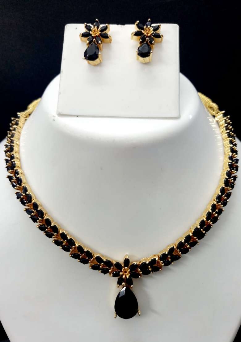 Black Brass Necklace Set - Indya