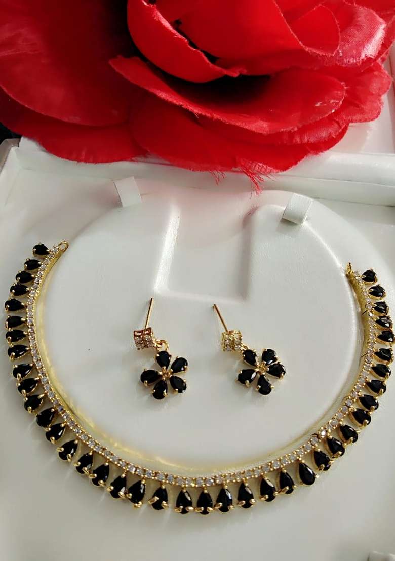 Black Brass Necklace Set - Indya