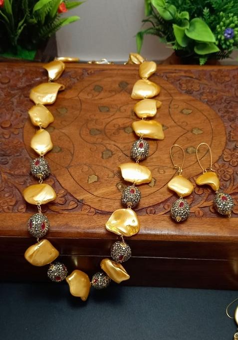 Multicolor Brass Necklace Set