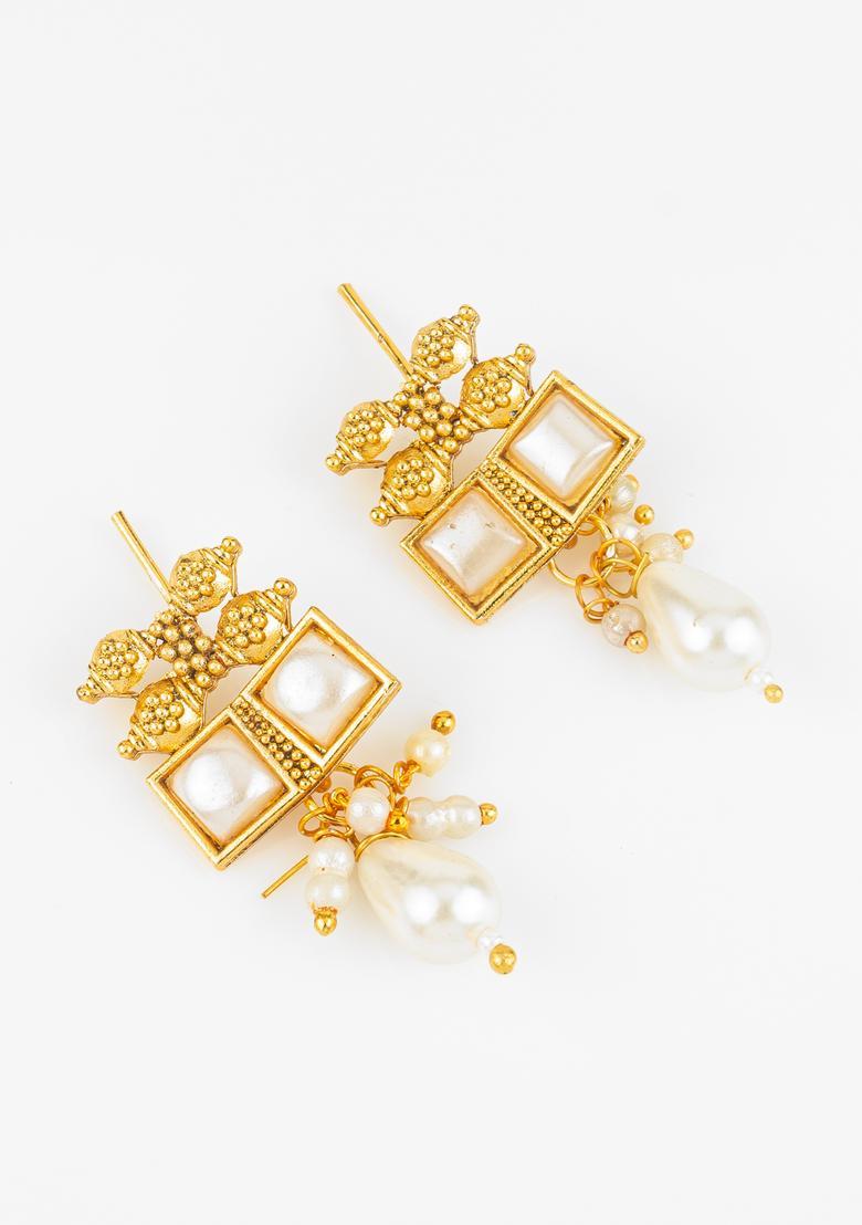 Golden Kundan Alloy Necklace Set - Indya