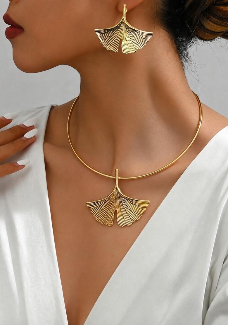 Gold Alloy Necklace Set - Indya