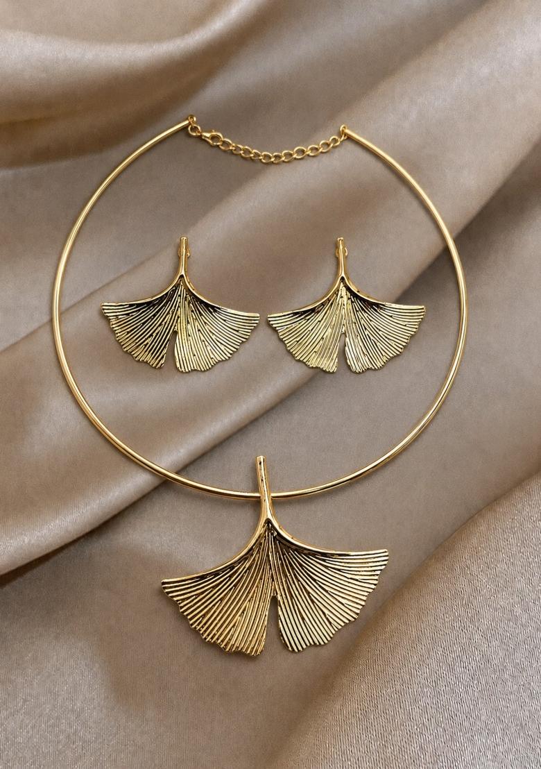 Gold Alloy Necklace Set - Indya
