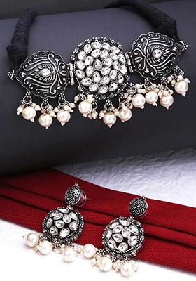 White Stone Regal Style Choker Set