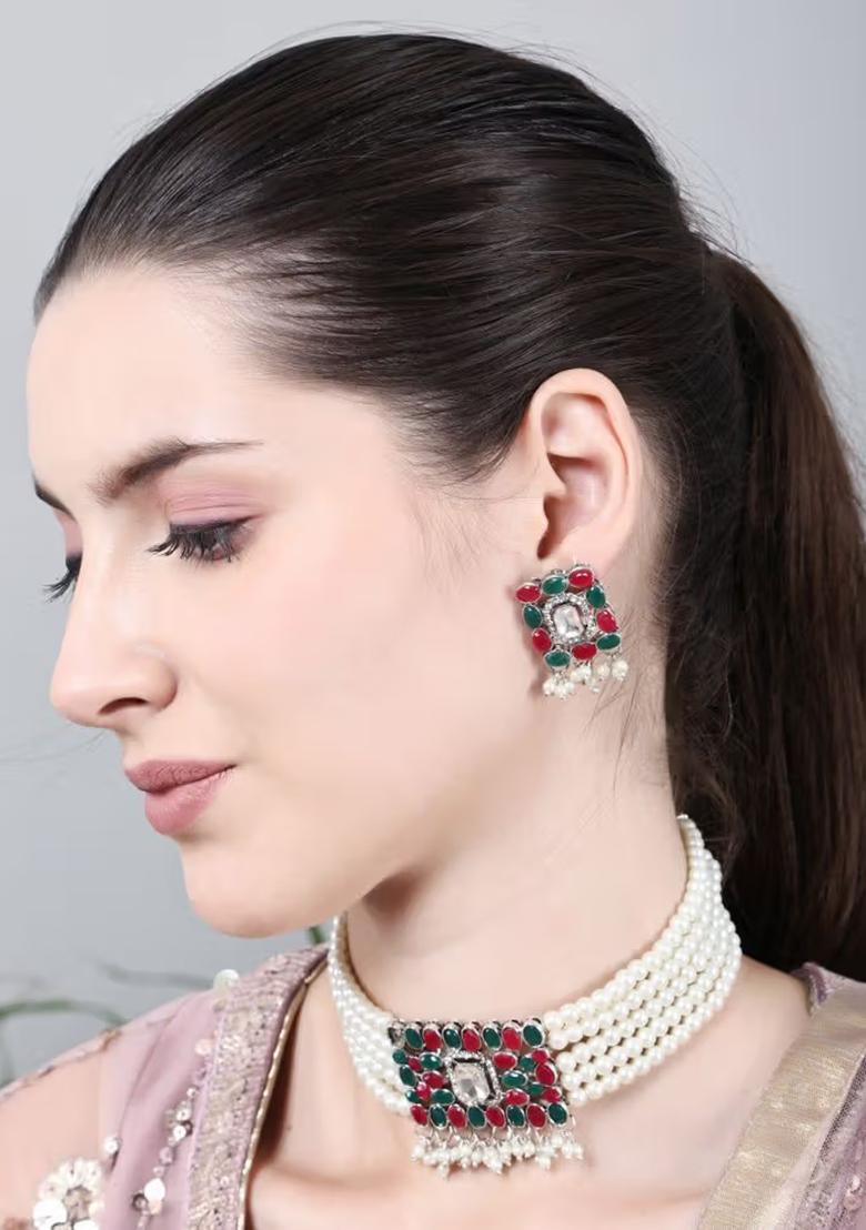 Red Green Stone White Beads Choker