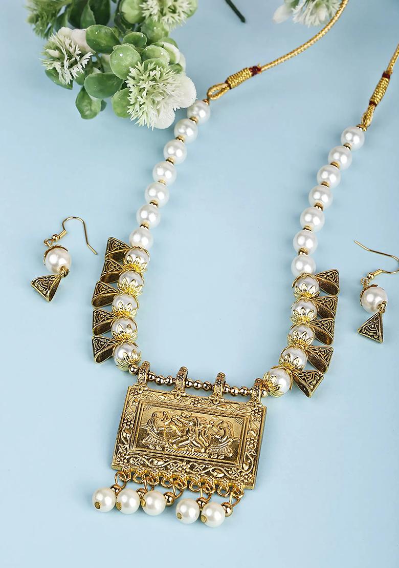 White And Golden Triangle Beads Rectangle Pendant Necklace Set