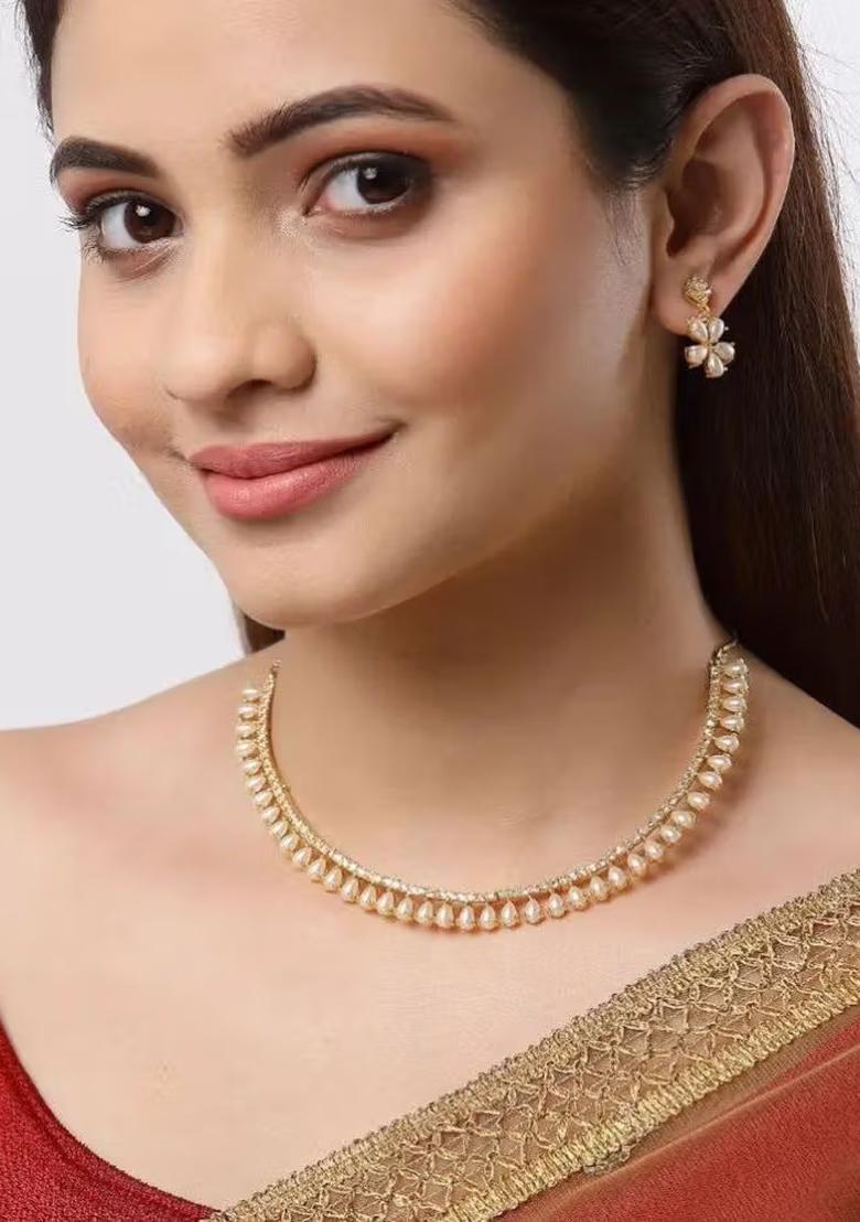 White Drop Choker Set