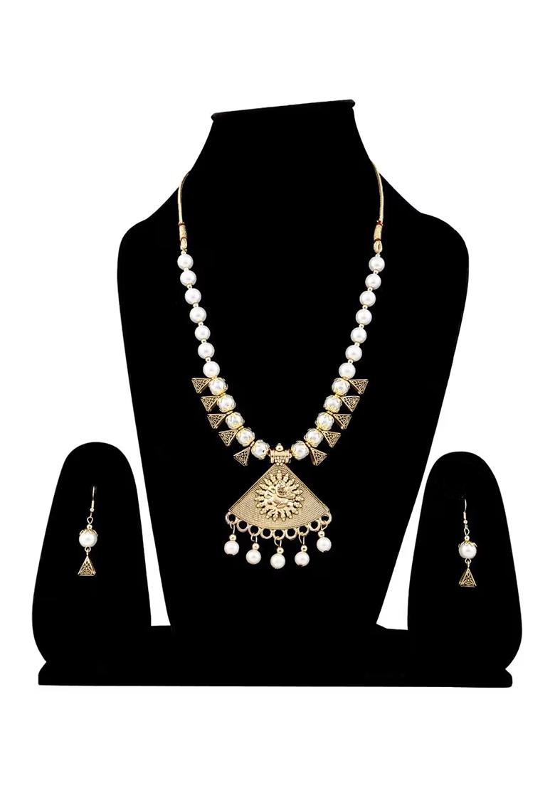 White And Triangle Beads Triangle Ganesh Pendant Necklace Set