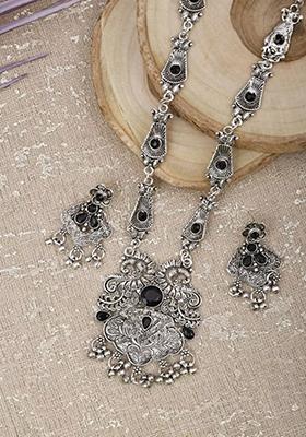 Black Double S Long And Peacock Choker Combo