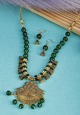 Green And Triangle Beads Dancing Peacock Pendant Necklace Set