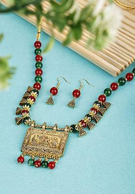 Maroon Green And Triangle Beads Rectangle Pendant Necklace Set