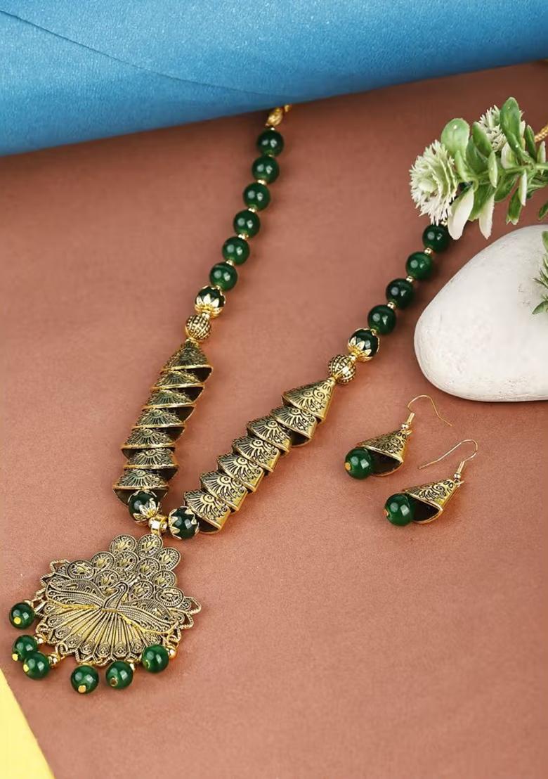Green And Golden Samosa Dancing Peacock Pendant Necklace Set