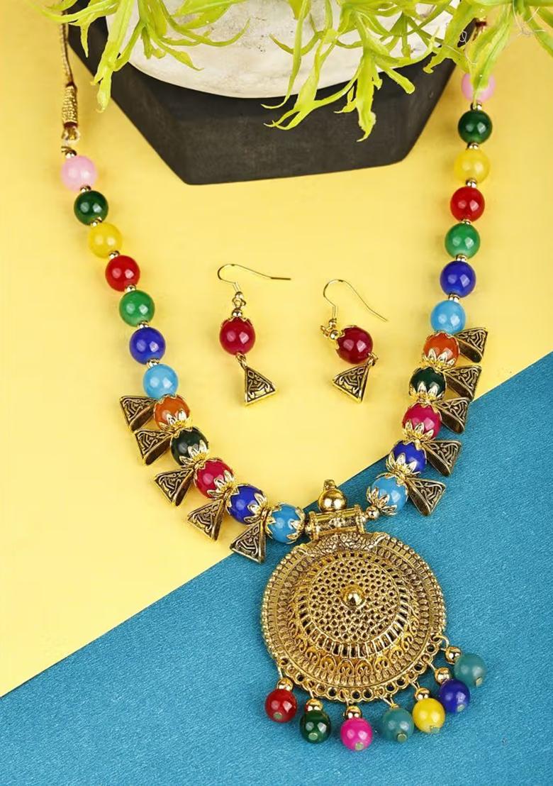 Multicolor And Triangle Beads Round Pendant Necklace Set