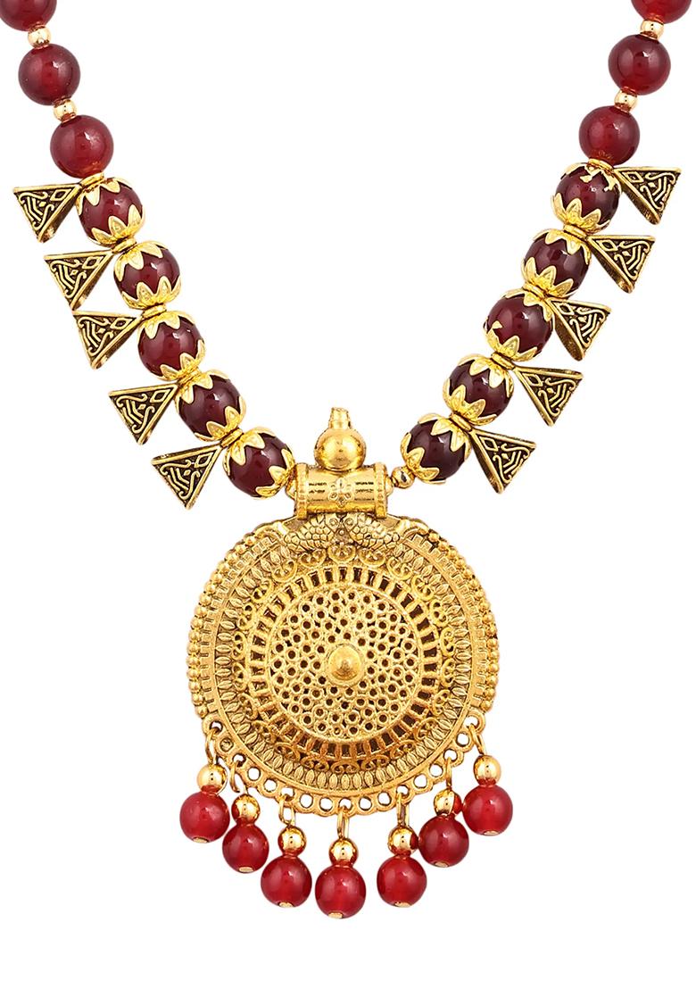 Maroon And Triangle Beads Round Pendant Necklace Set