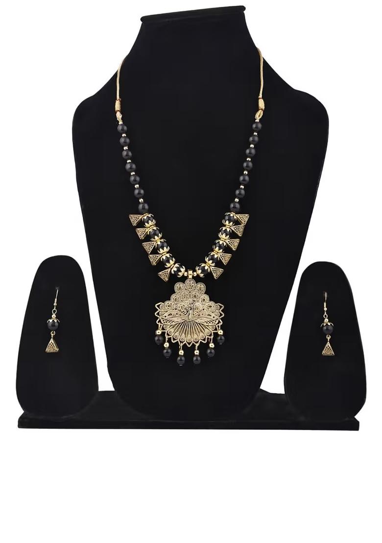 Black And Triangle Beads Dancing Peacock Pendant Necklace Set