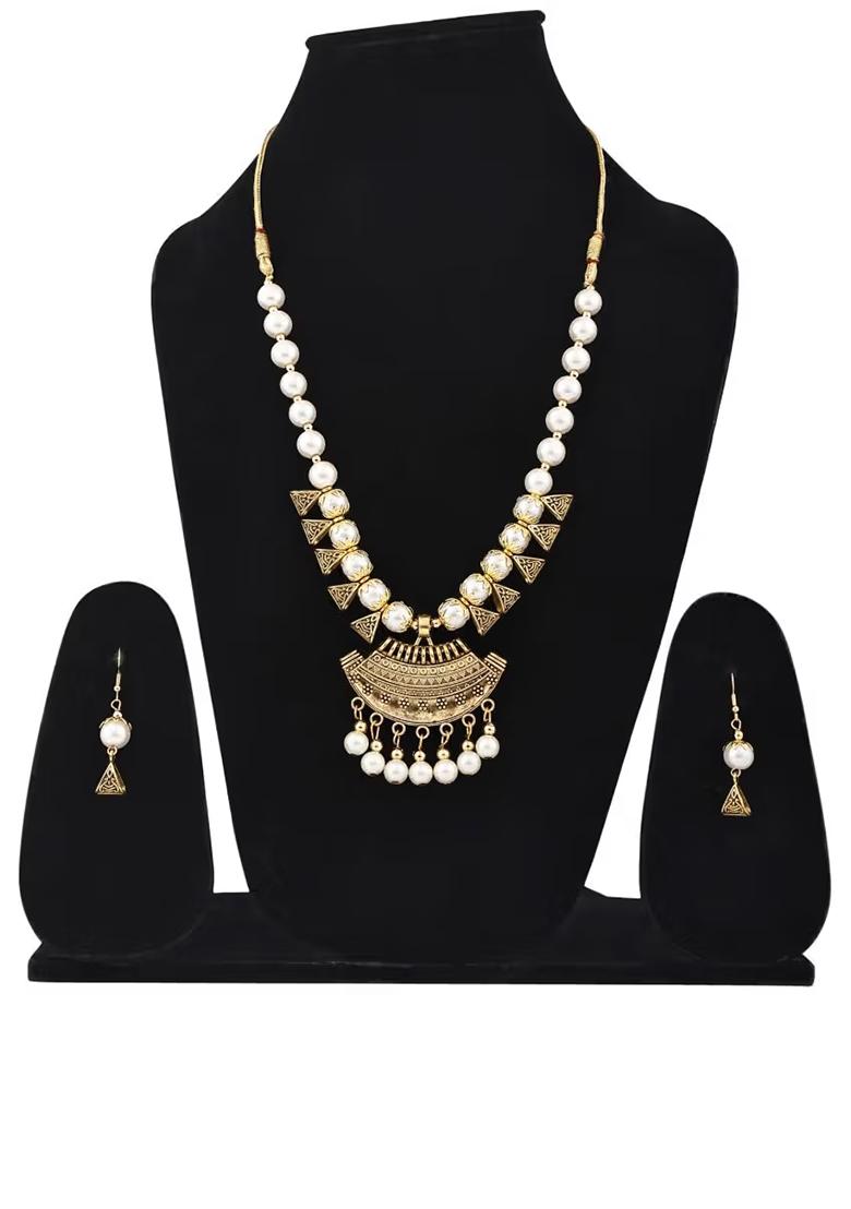 White And Triangle Beads Moon Pendant Necklace Set