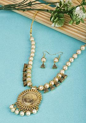 Gold And Triangle Beads Sun Pendant Necklace Set