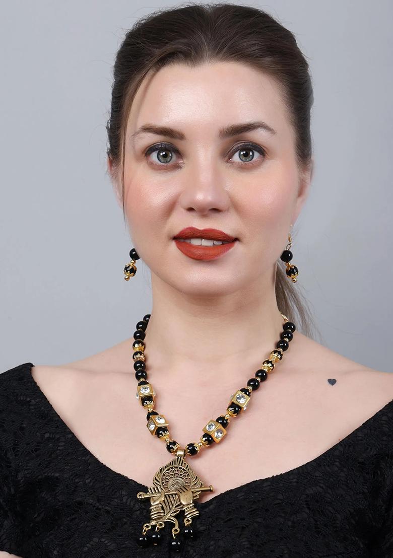 Black Golden Square Beads Morpankh Pendant Necklace Set