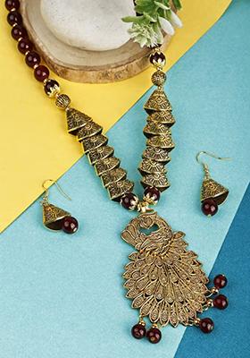 Maroon And Samosa Beads Peacock Pendant Necklace Set