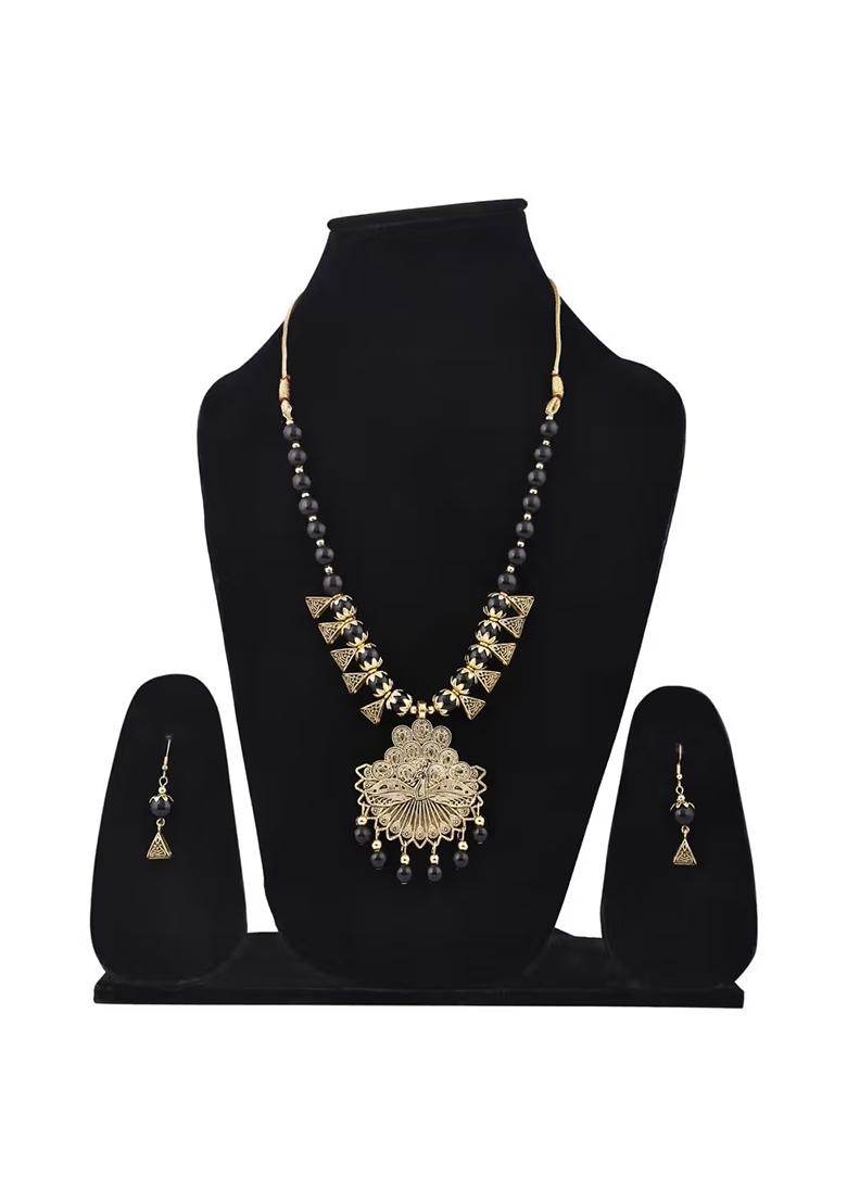 Black Triangle Beads Dancing Peacock Pendant Necklace Set