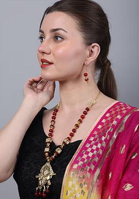 Maroon And Golden Square Beads Morpankh Pendant Necklace Set