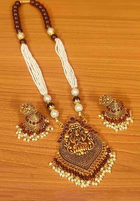 Maroon And White Necklace With Laxmi Pendant