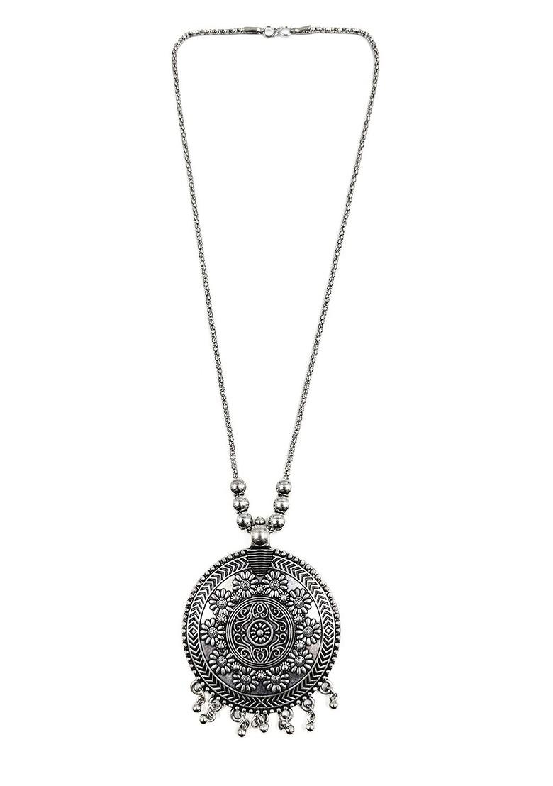 Silver Plated Circular Oxidised Pendant With Chain