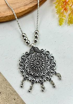 Silver Plated Oxidized Chain Pendent