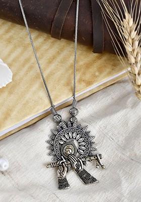 Silver Plated And Gold Plated Oxidised Dual Tone Pendant Chain