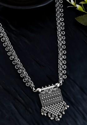 Silver Plated Oxidised Spring Chain Pendant Necklace