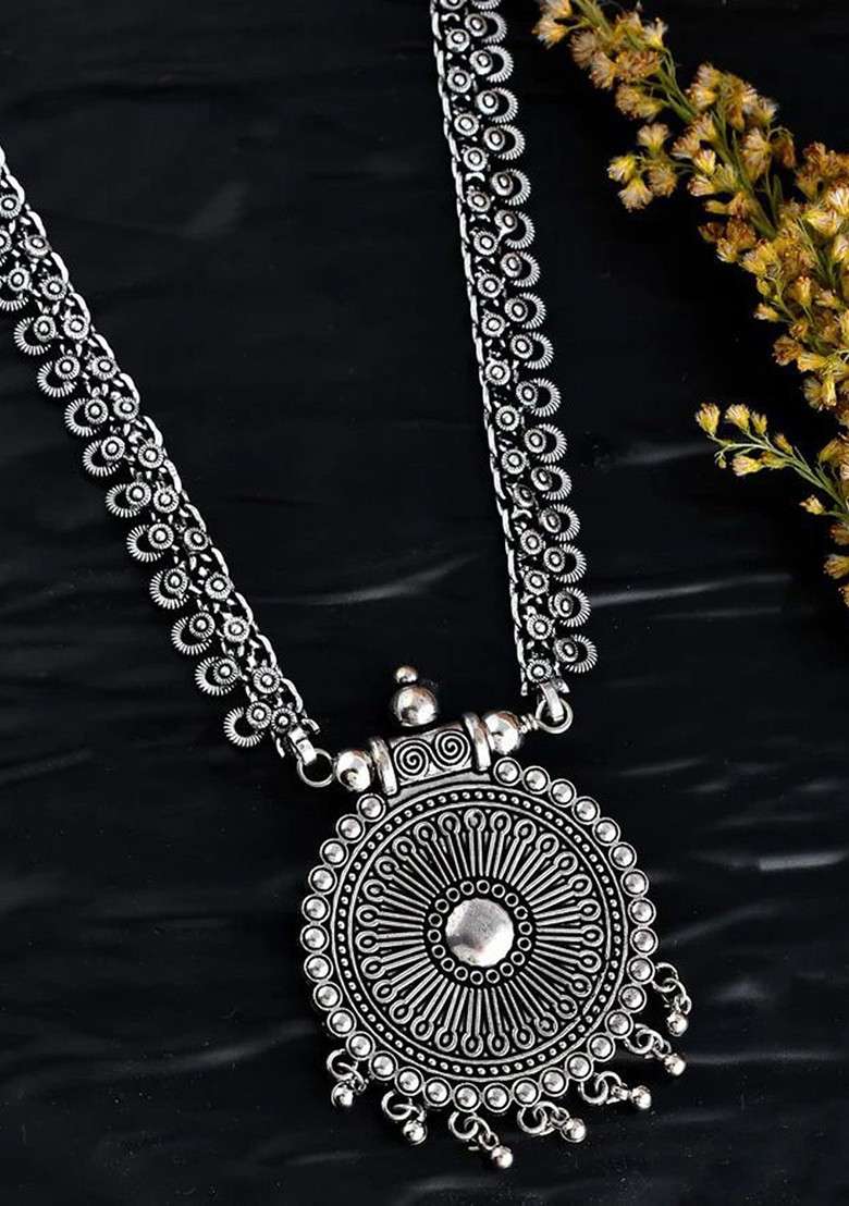 Silver Plated Oxidized Spring Chain Pendant Statement Necklace - Indya