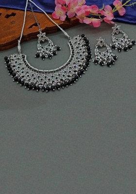 Silver Plated Crystal Stone And Pearls Necklace Set