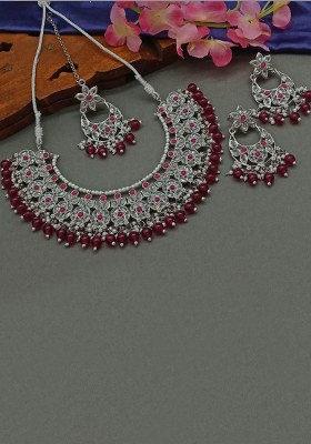 Silver Plated Crystal Stone And Pearls Necklace Set