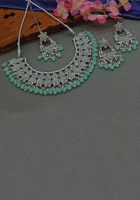 Silver Plated Crystal Stone And Pearls Necklace Set