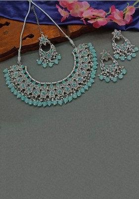 Silver Plated Crystal Stone And Pearls Necklace Set