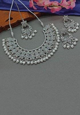Silver Plated Crystal Stone And Pearls Necklace Set