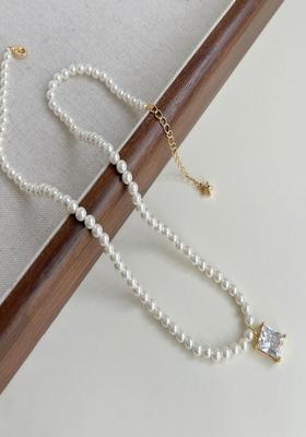 Gold Plated Minimal Dainty White Pearl With Zircon Pendant Necklace