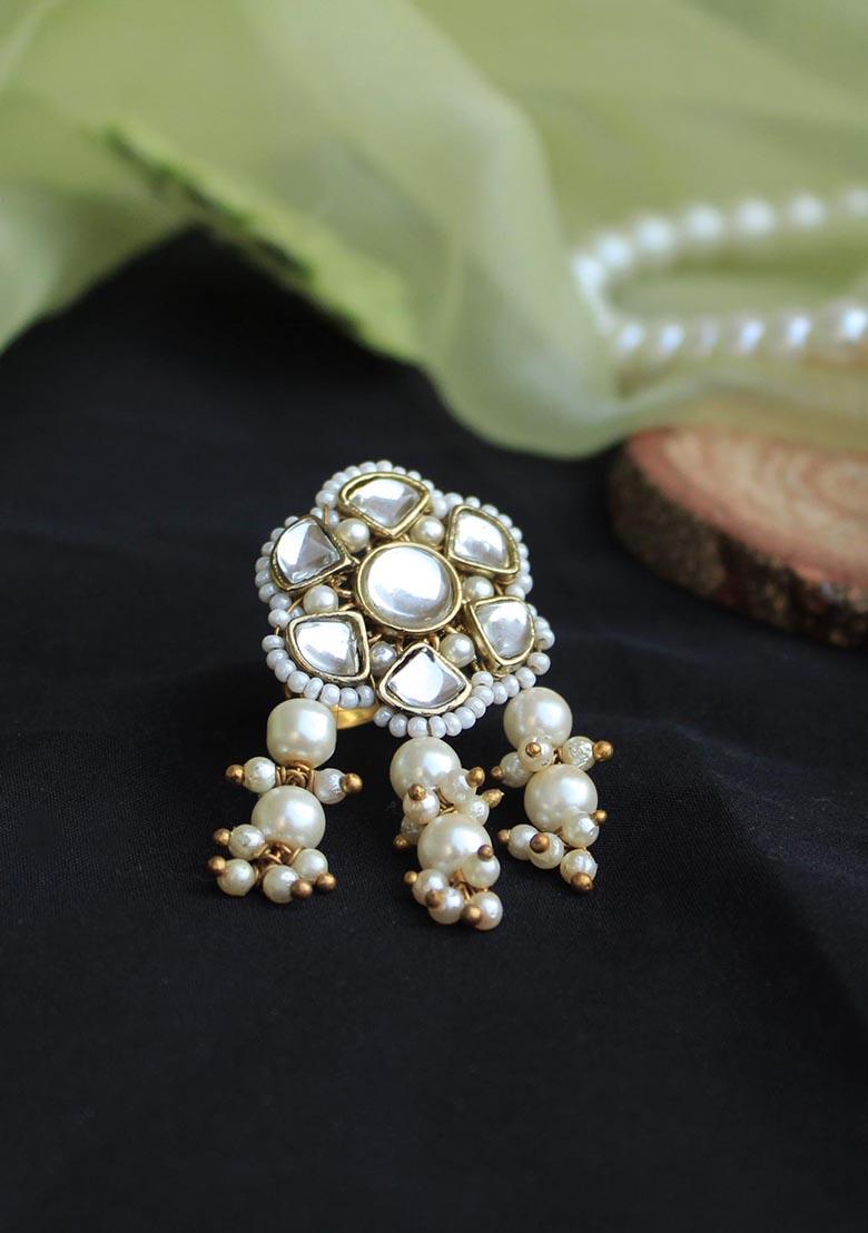 White Pearl Glory Ring