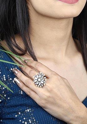 Grey Pearl Twirl Ring